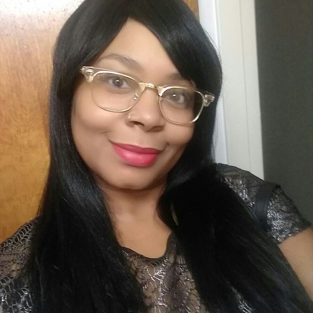 Meet your Posher, Dina